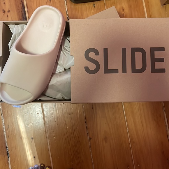 🆕Adidas YEEZY slides (Bone) Restock 2022 - Picture 2 of 8